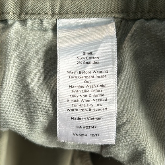 Talbots Girlfriend Chino Mid-Rise Women’s Size 8 Army Green Relaxed Fit Chinos - Picture 11 of 13